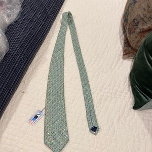 Vineyard vine tie